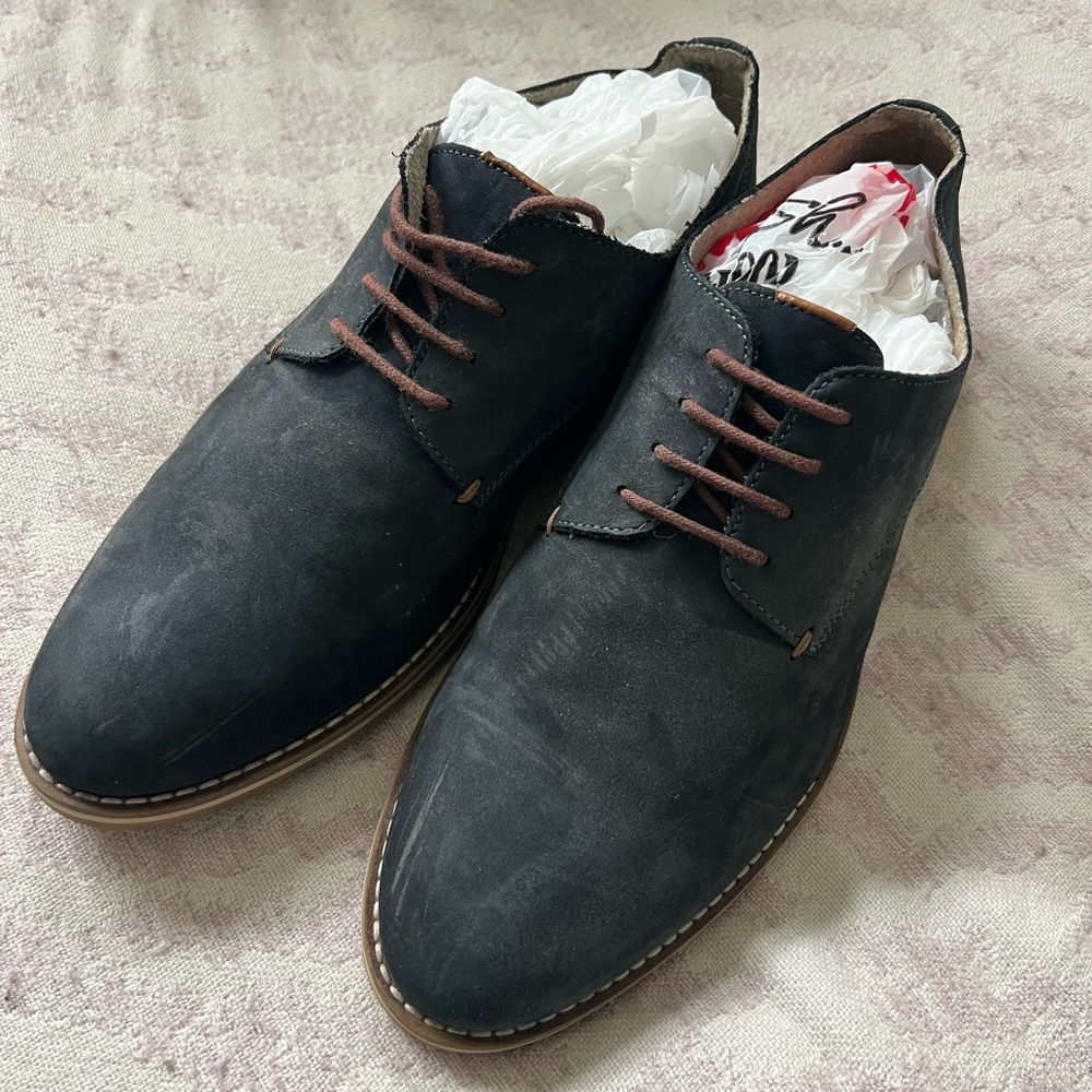 Size 8/ 41 men’s Bata suede navy lace up derby shoes